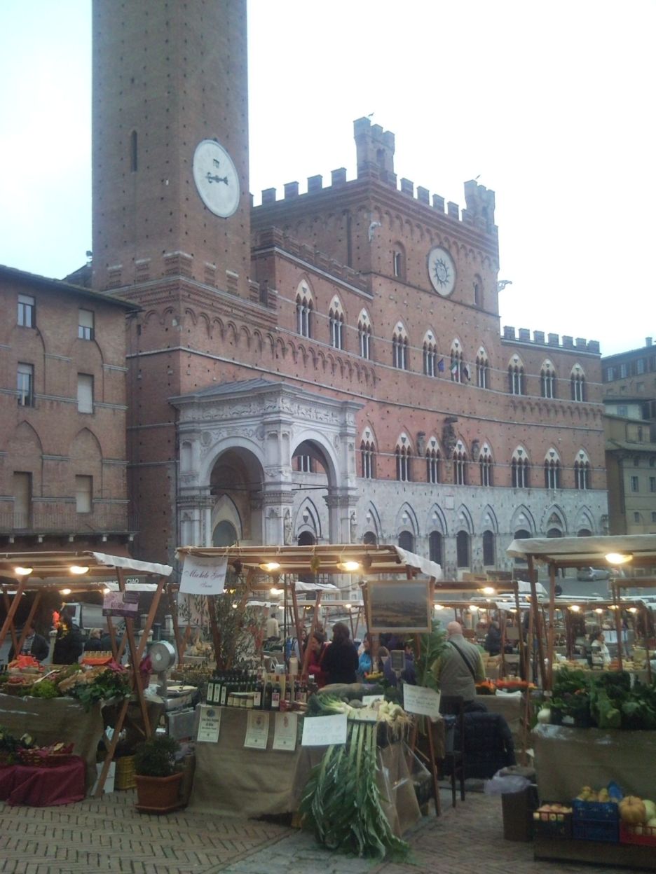 Piazza del Campo, mercato medievale